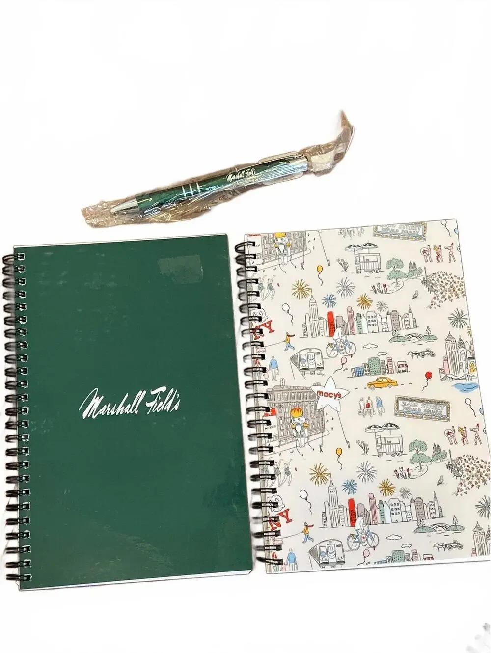 macy's parade masterpiece studio / Marshall Field's Cello Pen & Notebook
